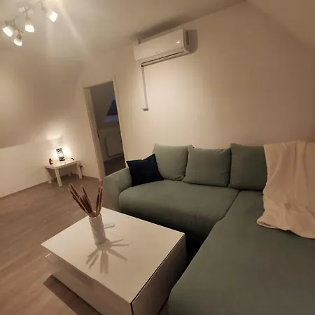 Dachgeschosswohnung Mit Klimaanlage In Bester Lage 公寓 门登