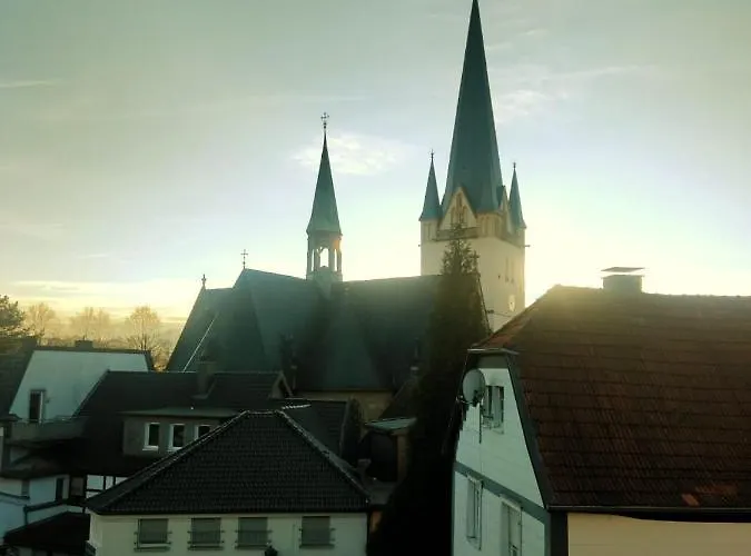 Dachgeschosswohnung Mit Klimaanlage In Bester Lage *